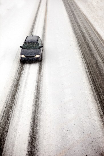 Why Windshield Repairs are Crucial in Winter